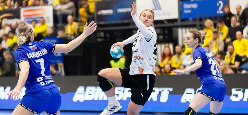 Olimpbet Суперлига. Разыгрывающая "Ростова" Ярослава Фролова получила микроповреждение колена в матче с тольяттинской "Ладой"