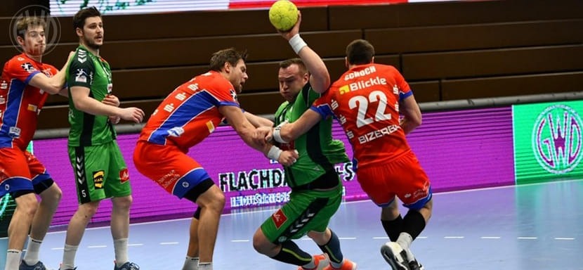 Бундеслига. В первых матчах после перерыва "Балинген" обыграл "Минден" и покинул зону вылета. Победу одержал и аутсайдер "Кобург"