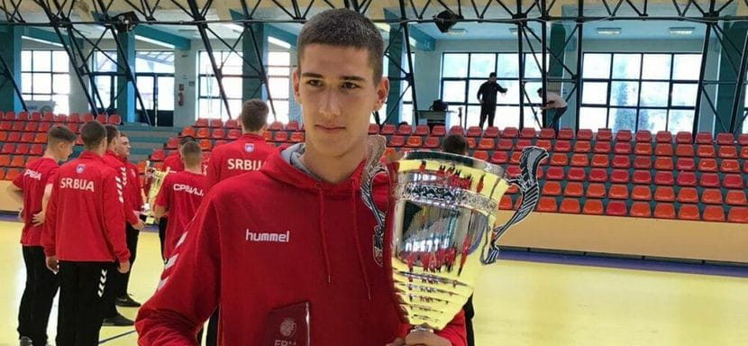 Польша. "Висла" Косоротова и Житникова выиграла конкуренцию в борьбе за 17-летнего сербского вундеркинда Уроша Митровича