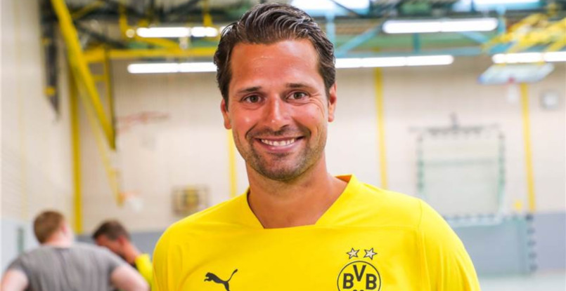 Норман Рентч покидает пост главного тренера дортмундской "Боруссии". Всему виной большие расстояния