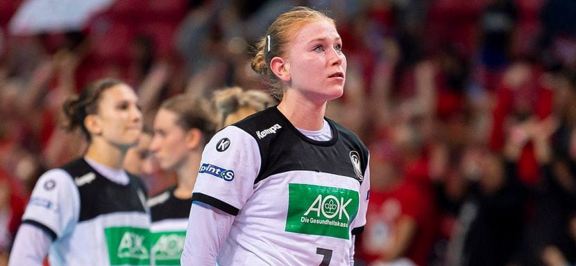 ЧЕ-2020. Очередная потеря: линейная сборной Германии и "Тюрингера" Майке Шмельцер пропустит турнир из-за травмы ноги