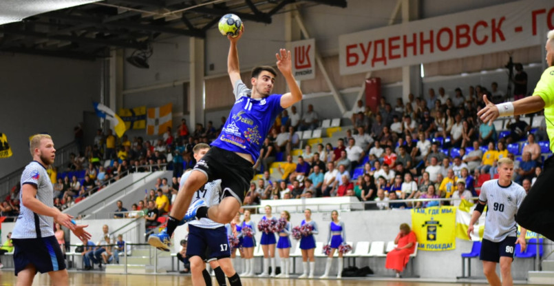 Турнир памяти Виктора Лаврова. Во второй соревновательный день победы праздновали саратовцы, таганрожцы, пермяки и краснодарцы