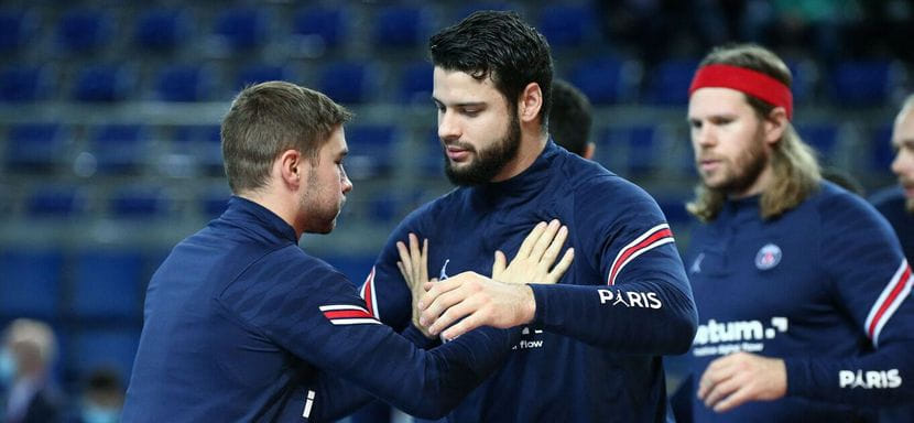 ЧЕ-2022. "Спорт отошел на второй план". Пострадавший в результате нападения полусредний сборной Франции Элоим Пранди пропустит турнир