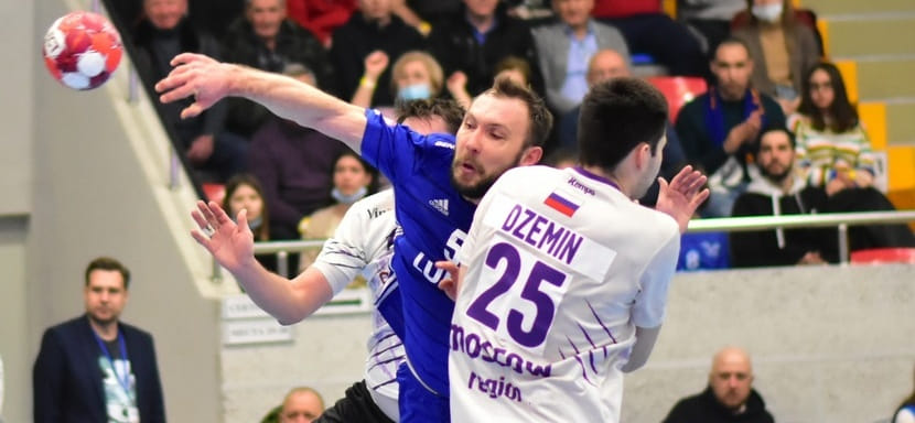 Olimpbet Суперлига. Чемпион и обладатель Кубка России сегодня сыграют в Чехове. Известны составы "медведей" и "Виктора"