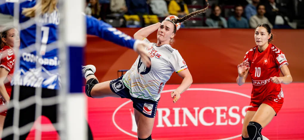 Сборная Норвегии разгромила Швейцарию на чемпионате Европы