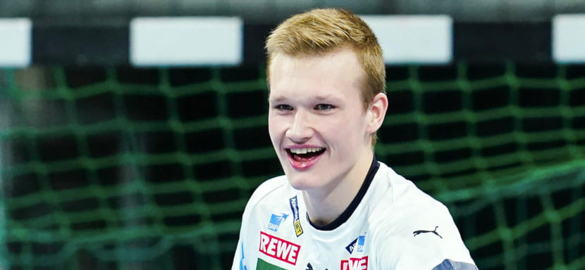 Бундеслига. У 19-летнего голкипера "Райн Левен" Давида Шпета разрыв крестообразных связок. Травма получена в матче 3-го дивизиона