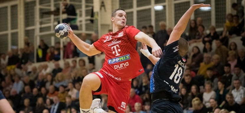 Лига чемпионов. Полусреднего "Веспрема" Патрика Лигетвари госпитализировали из аэропорта Бухареста после матча с "Динамо"