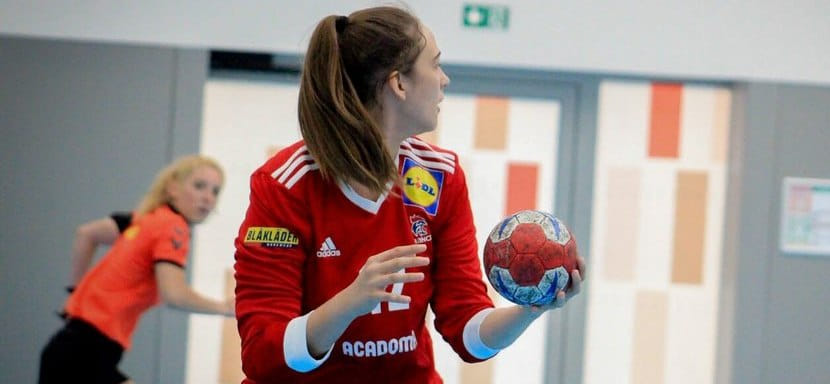 ЧЕ-2024. Травмированную Камиллу Депюизе в составе сборной Франции заменит вратарь "Нанта" Флориан Андре