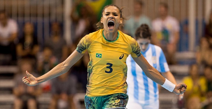 Франция. Правая крайняя из Бразилии Алешандра До Насименто стала игроком "Бур де Пежа"