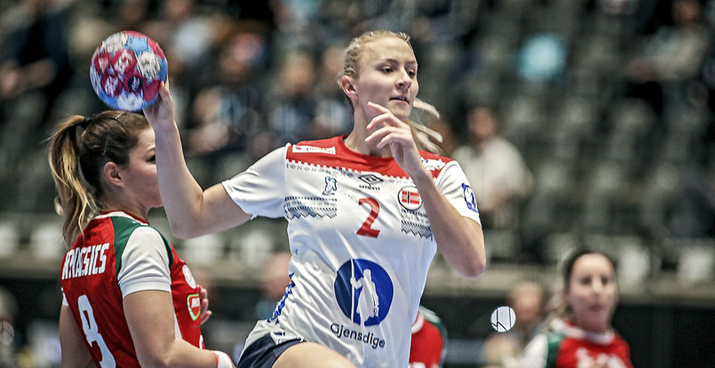 Golden League. Норвежки победили венгерок, пропустив в первом тайме всего шесть раз. Леке, Ауне и Браттсет забросили по четыре мяча