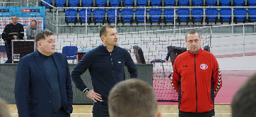 Новый тренер "Мотора" Гинтарас Савукинас: "Если команда пропускает в среднем 33 мяча, значит, над обороной нужно плотно поработать"