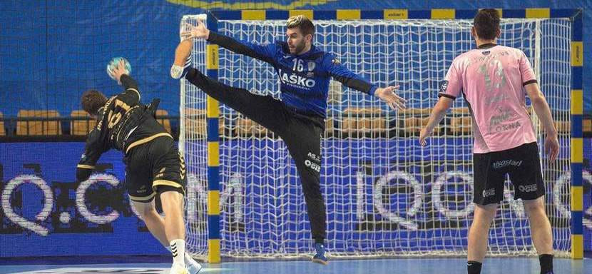 Бундеслига. "Штутгарт" подписал словенского голкипера "Целе" Миляна Вуйовича. Летом он заменит соотечественника Приможа Прошта