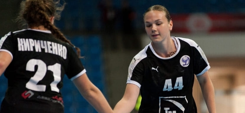 Правая крайняя сборной U-17 Анастасия Чешева: "В команду всегда интересно приезжать, там большая ответственность, все-таки представляешь страну"