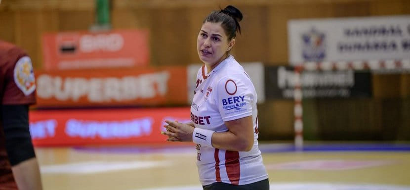 Румыния. Оана Маня: "Иногда чувствую, что все тело болит — запястья, кости... Но я стискиваю зубы и иду дальше"