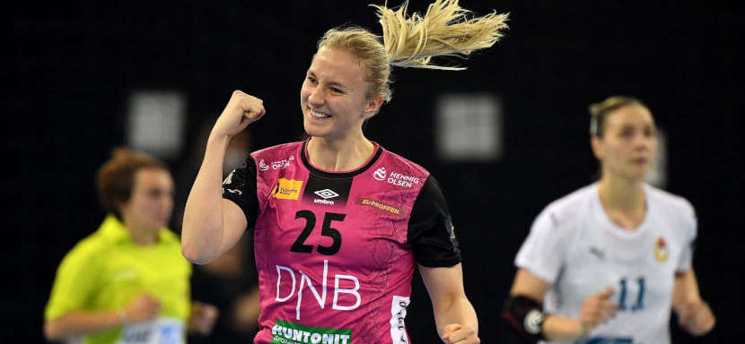 Левая полусредняя Хенню Рейстад из "Эсбьерга" — лучший бомбардир сезона. Норвежка опередила Кристину Нягу и Дионе Хаусхеер на 80 голов