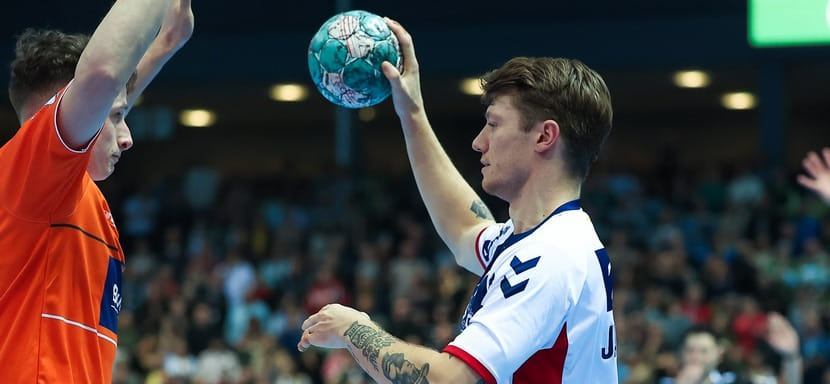 Европейская лига. Левый крайний "Фленсбурга" Эмиль Якобсен — автор лучшего гола в последнем туре основного раунда (ВИДЕО)