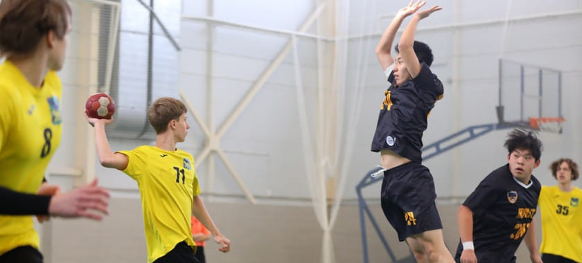 Во Владивостоке проходит турнир среди детско-юношеских команд с участием юных спортсменов Приморского края и провинции Хейлунцзян Китая