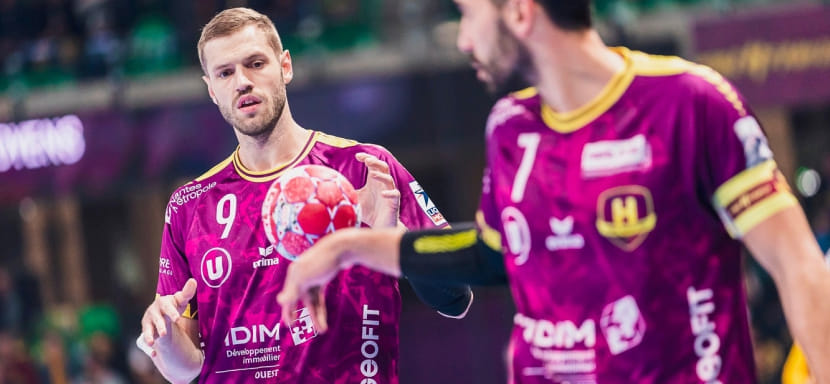 Беларусь. Александр Шкуринский — БЦ: "Кокшаров сам позвонил, рассказал, как меня видит в игре команды. Важно, что мы давно знакомы!"