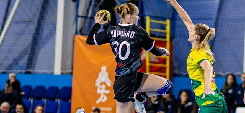 Екатерина Коробко: "С детства моим любимым игроком была Анна Вяхирева. Восхищаюсь её видением площадки и резким обыгрышем"