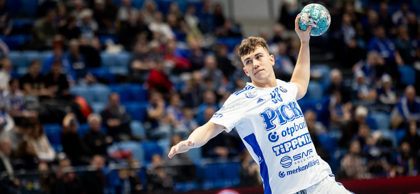 Венгрия. Правый крайний Беньямин Силадьи пролонгировал трудовой договор с "Пиком"