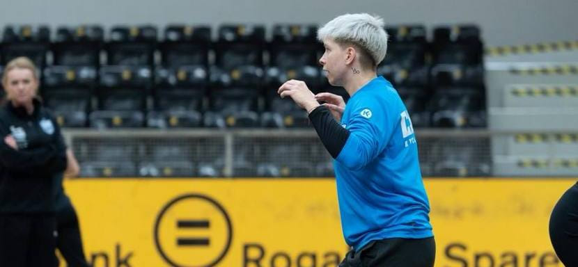 Голкипер "Бухареста" Дачяна Хосу — автор лучшего сейва в седьмом туре Лиги чемпионов (ВИДЕО)