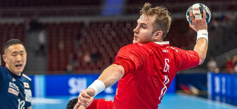 Линейный сборной Польши Бартломей Бис, выступающий за "Гурник", летом станет игроком "Кобурга" (Д2)