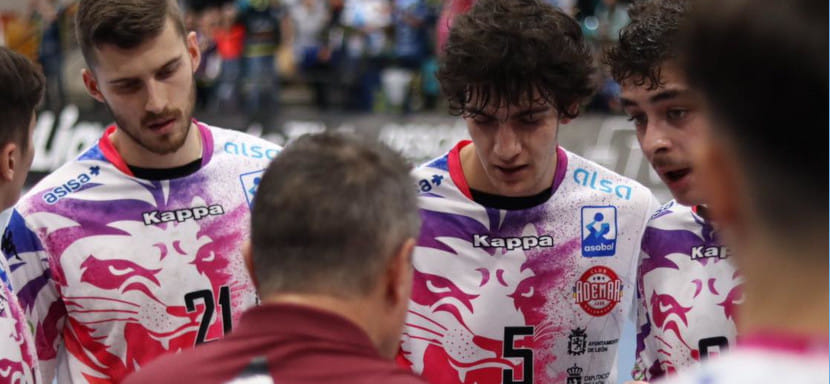 Испания. В заключительных матчах 14-го тура мужского чемпионата гостевые победы одержали "Адемар" и "Анайтасуна"