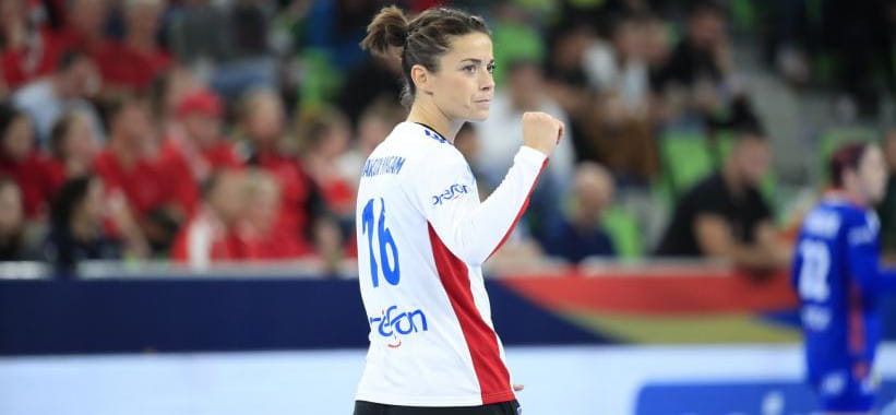 Франция. В расширенном составе олимпийской команды Крюмбольца нет Аллисон Пино и Беатрис Эдвиж, но есть Клеопатра Дарлё