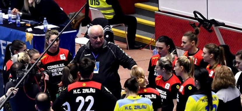 Румыния. Наставник "Залэу" Георге Тадич дисквалифицирован на восемь матчей за оскорбления гандболисток своей команды во время тайм-аута