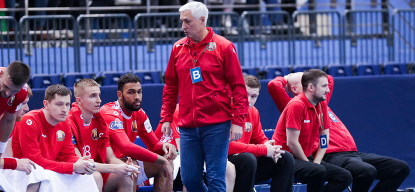 20 гандболистов сборной Беларуси будут готовиться к товарищеским матчам с командой России в Могилёве, Гомеле и Минске