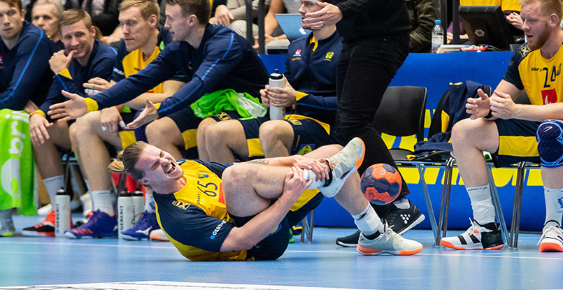 Полусредний "Киля" и сборной Швеции Лукас Нильссон получил травму в товарищеском матче с исландцами