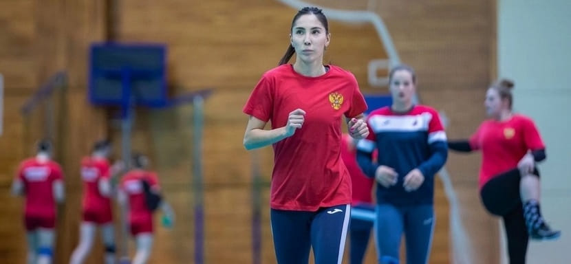 Правая крайняя ЦСКА и сборной России Альбина Мурзалиева берёт паузу в карьере — она готовится стать мамой