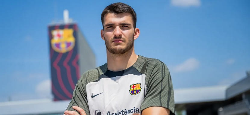 Источник: левый полусредний "Барселоны" Хуан Паломино подпишет двухлетний контракт с "Логроньо"