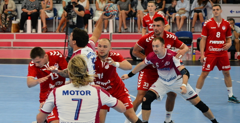 "Кубок Днепра". В стартовый день турнира минский СКА крупно уступил запорожскому "Мотору". "Висла" была сильнее "Хапоэля"