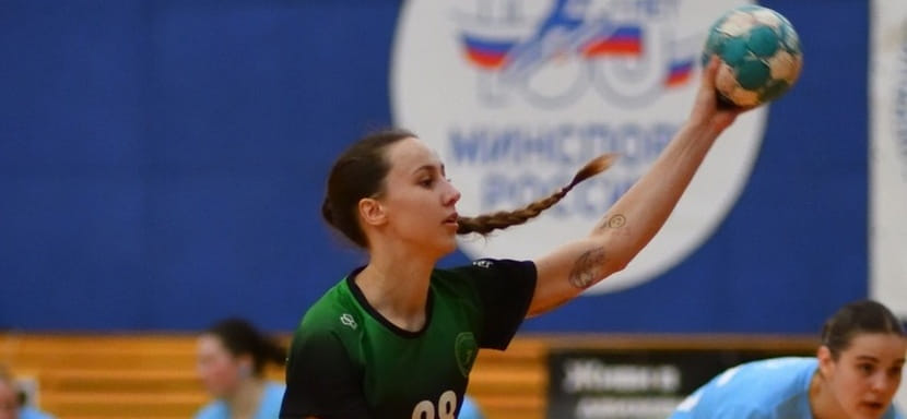 Правая полусредняя АГУ-"Адыиф" Елена Смирнова продолжит защищать цвета клуба из Майкопа