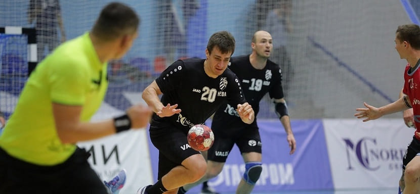 Olimpbet Суперлига. В единственном матче воскресенья "Зенит" принимает астраханское "Динамо". Известны составы команд