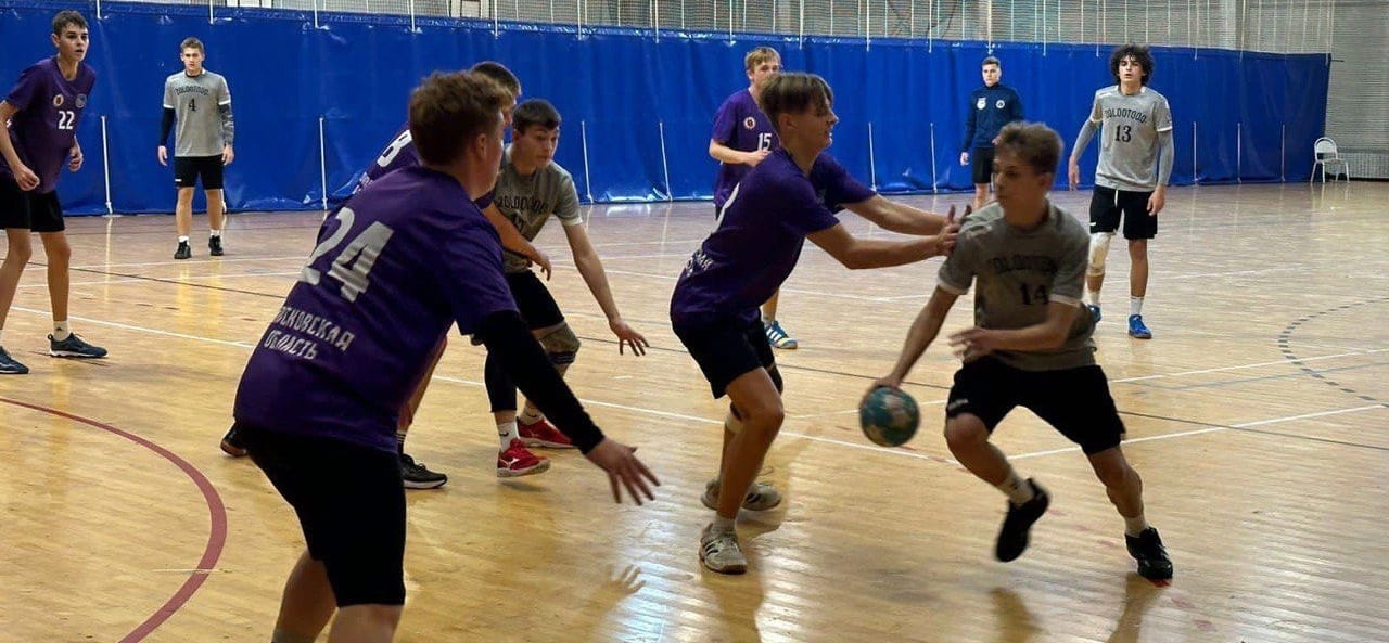 Россия. В турнире на призы Владимира Максимова приняли участие десять юношеских команд из России и Беларуси