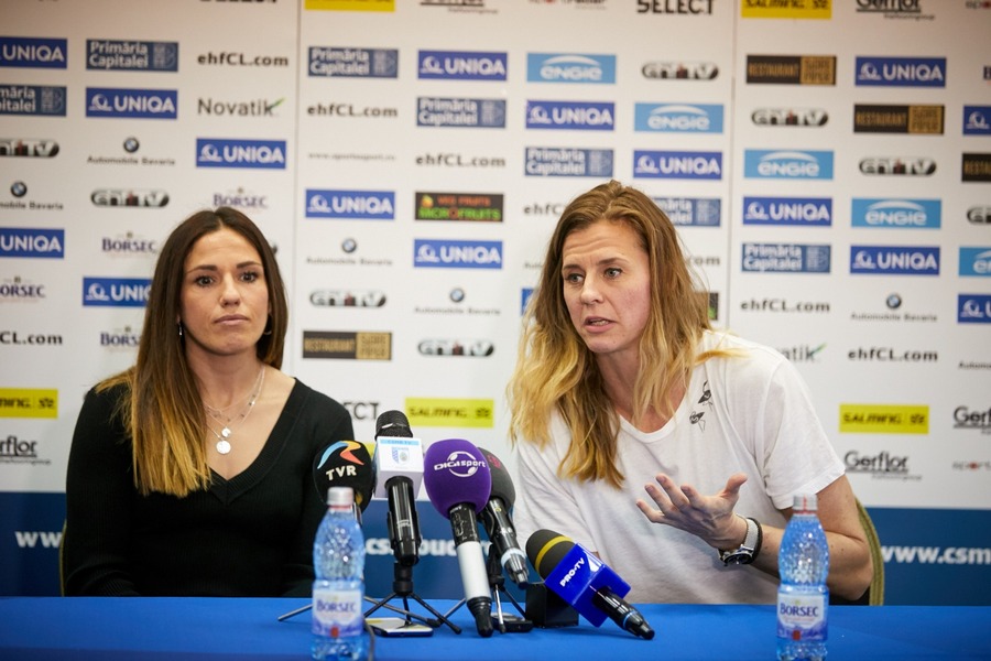 Линнеа Торстенссон и Кармен Мартин посетили Бухарест, где подписали контракты с клубом и пообщались с журналистами