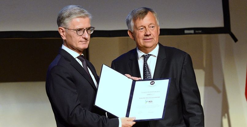 Федерация гандбола Словении отпраздновала 70-летний юбилей. На торжественной церемонии присутствовал президент ЕГФ Михаэль Видерер