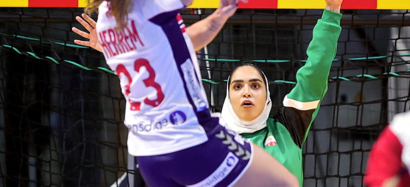 Вратарь сборной Ирана Ханийе Лак: "Думаю, чемпионат мира стал поворотным моментом в истории нашего гандбола. Ориентир — норвежки"