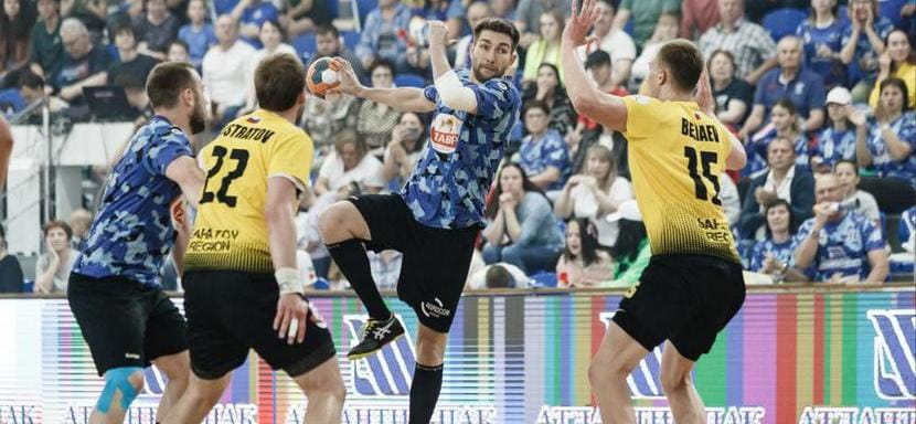 Суперлига. Антон Отрезов: "Считаю, что чемпионат Польши сильнее российского. Давно мечтал попробовать свои силы за границей"