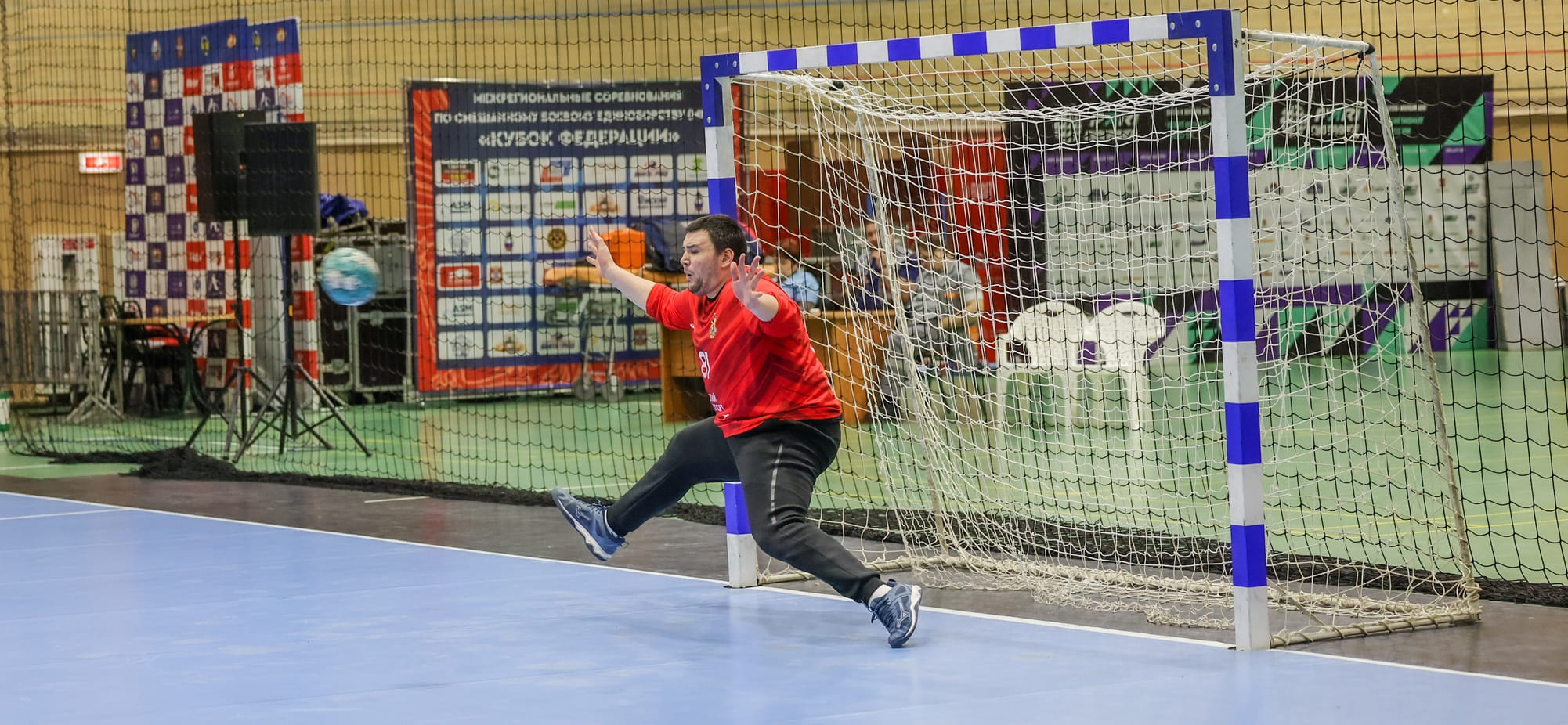 "Скифы" взяли реванш у "драконов", у Максима Попова — 19 сейвов: интрига в "вышке" — всё круче!