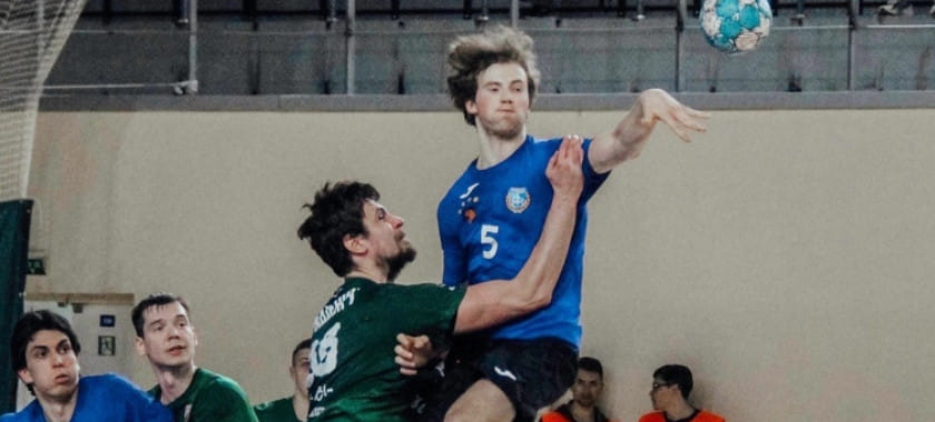 Высшая лига. Андрей Воробьёв из второй команды "Чеховских медведей" — лучший бомбардир турнира. Никита Якубович и Данила Иванов — в топ-3