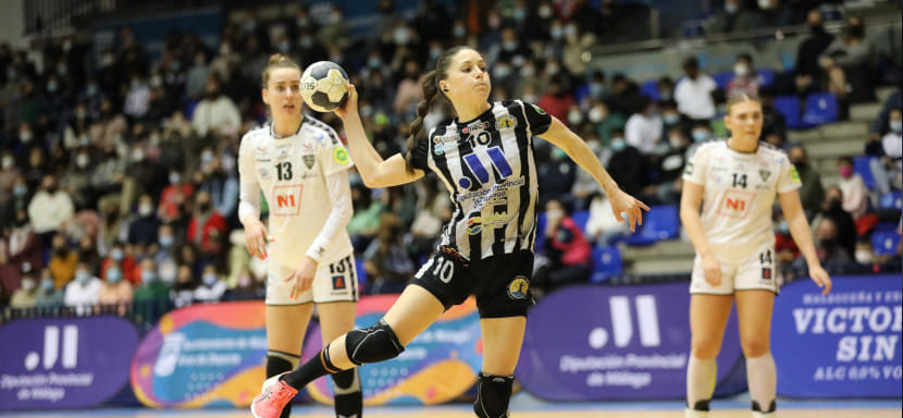 Кубок ЕГФ. "Малага" стала первым полуфиналистом турнира, повторно обыграв "Вестманнаэйяр". "Эльче" и "Рокаса" открыли противостояние ничьей