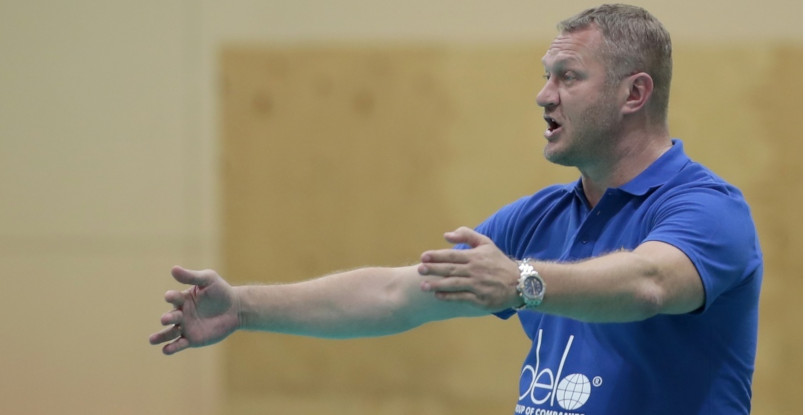 Эдуард Кокшаров. Чтение на венгерском