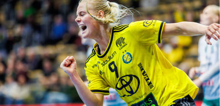 Швеция. 20-летняя правая полусредняя Нина Коппанг пролонгировала контракт с "Севехофом" до лета 2025 года