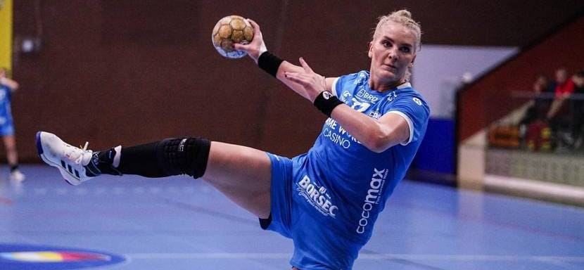 Румыния. 33-летняя линейная Крина Пинтя пролонгировала трудовой договор с "Бухарестом"