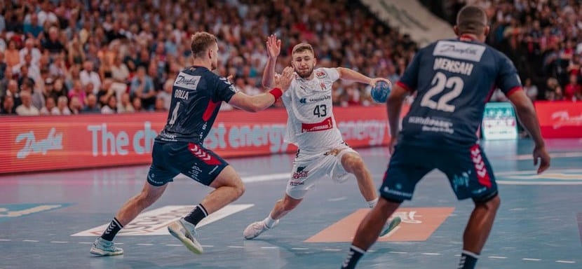 Бундеслига. Правый полусредний из Венгрии Зоран Илич не поможет "Гамбургу" в ближайшие недели из-за повреждения