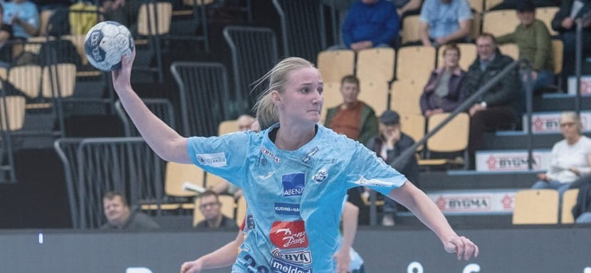 В женском чемпионате Дании "Сондерюске" добился домашней победы над клубом ХЁЙ