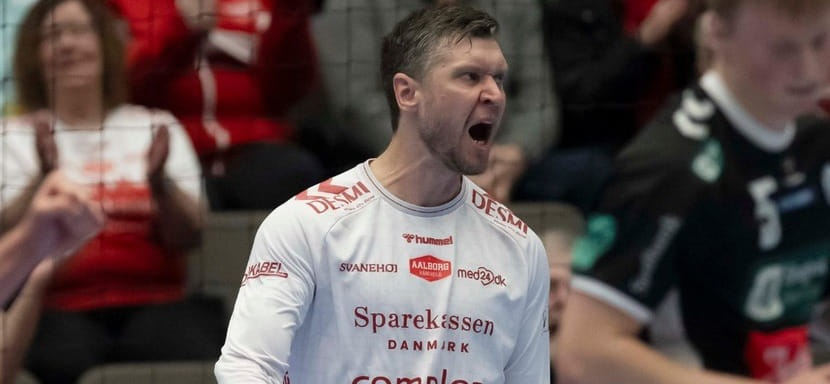 Датчанин Никлас Ландин — стал автором лучшего вратарского спасения в 12-м туре Лиги чемпионов (ВИДЕО)